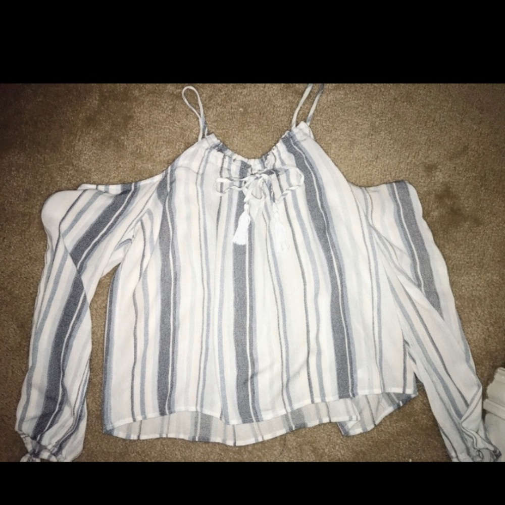 aeropostale cold shoulder long sleeve